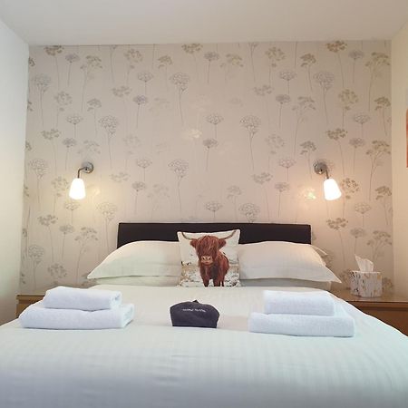 Carnaburg Guesthouse โทเบอร์โมรี ภายนอก รูปภาพ
