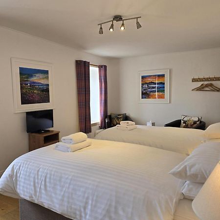 Carnaburg Guesthouse โทเบอร์โมรี ภายนอก รูปภาพ