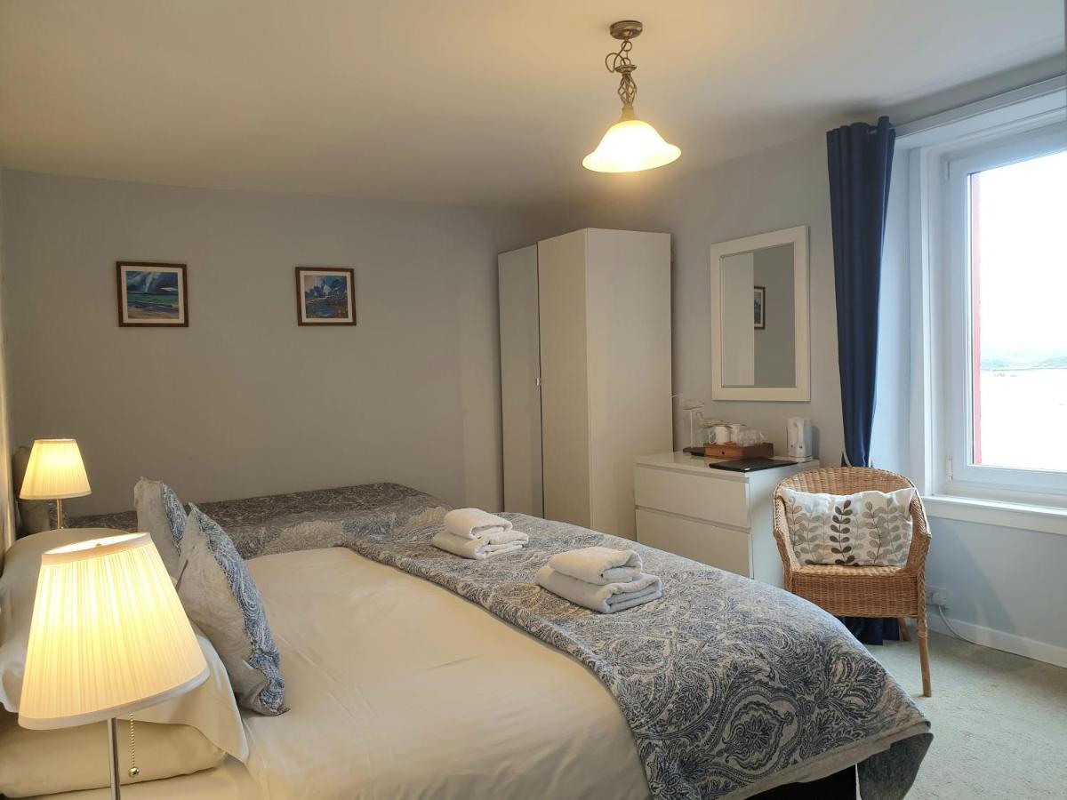 Carnaburg Guesthouse โทเบอร์โมรี ภายนอก รูปภาพ